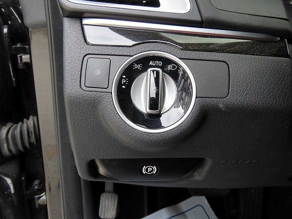 벤츠 E 클래스 E-클래스 W212 E400 쿠페 이미지 12