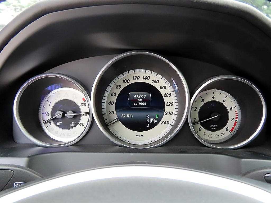 벤츠 E 클래스 E-클래스 W212 E400 쿠페 이미지 9