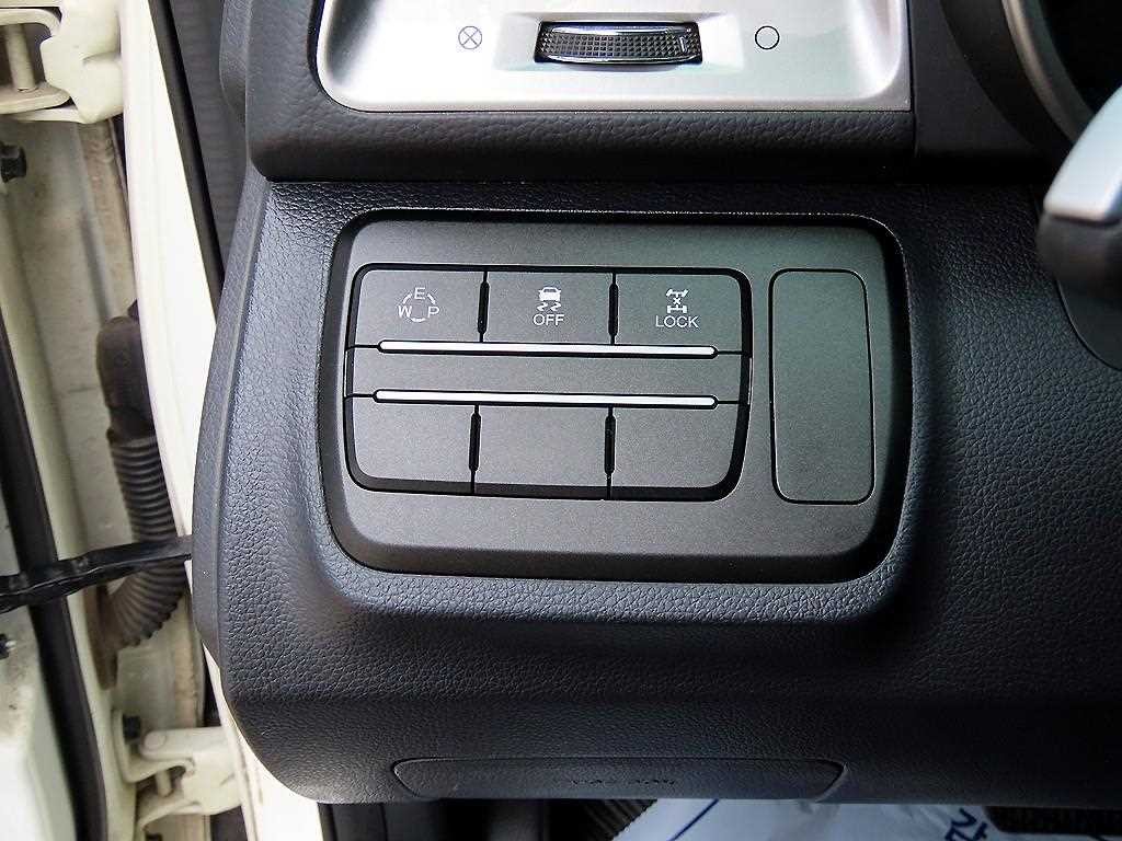 KG모빌리티(쌍용) 티볼리 디젤 4WD 1.6 LX 이미지 12