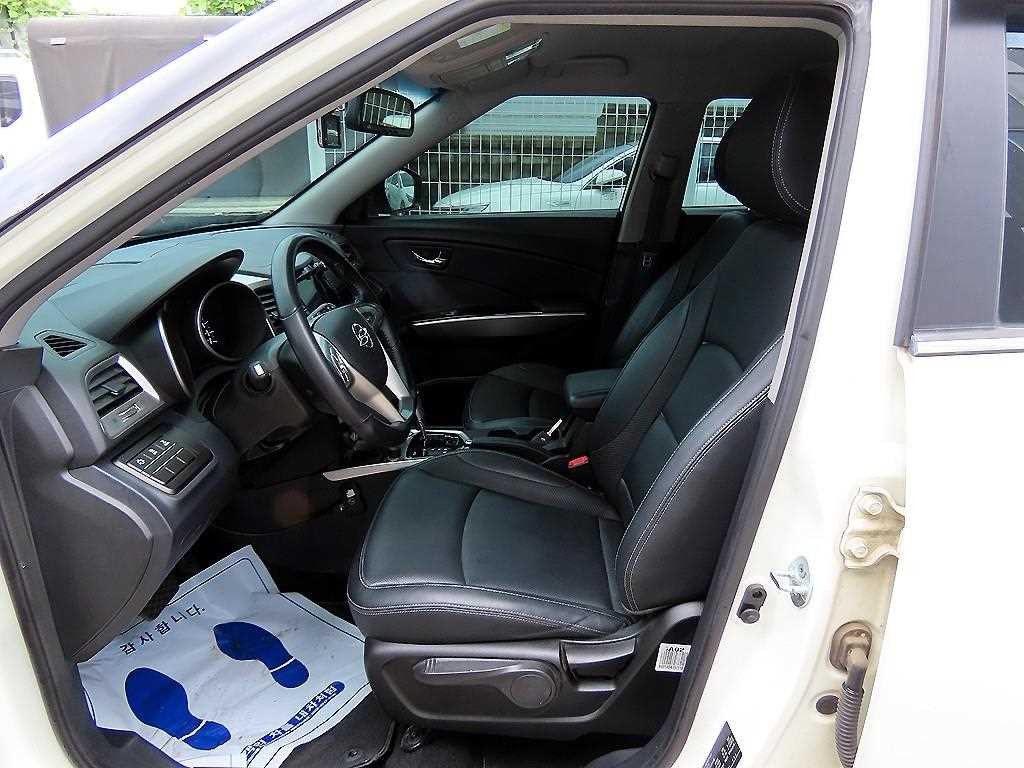 KG모빌리티(쌍용) 티볼리 디젤 4WD 1.6 LX 이미지 5