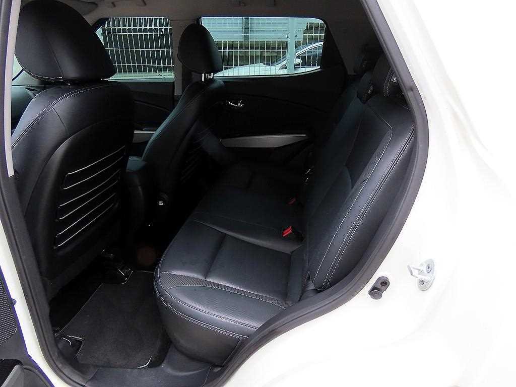 KG모빌리티(쌍용) 티볼리 디젤 4WD 1.6 LX 이미지 6