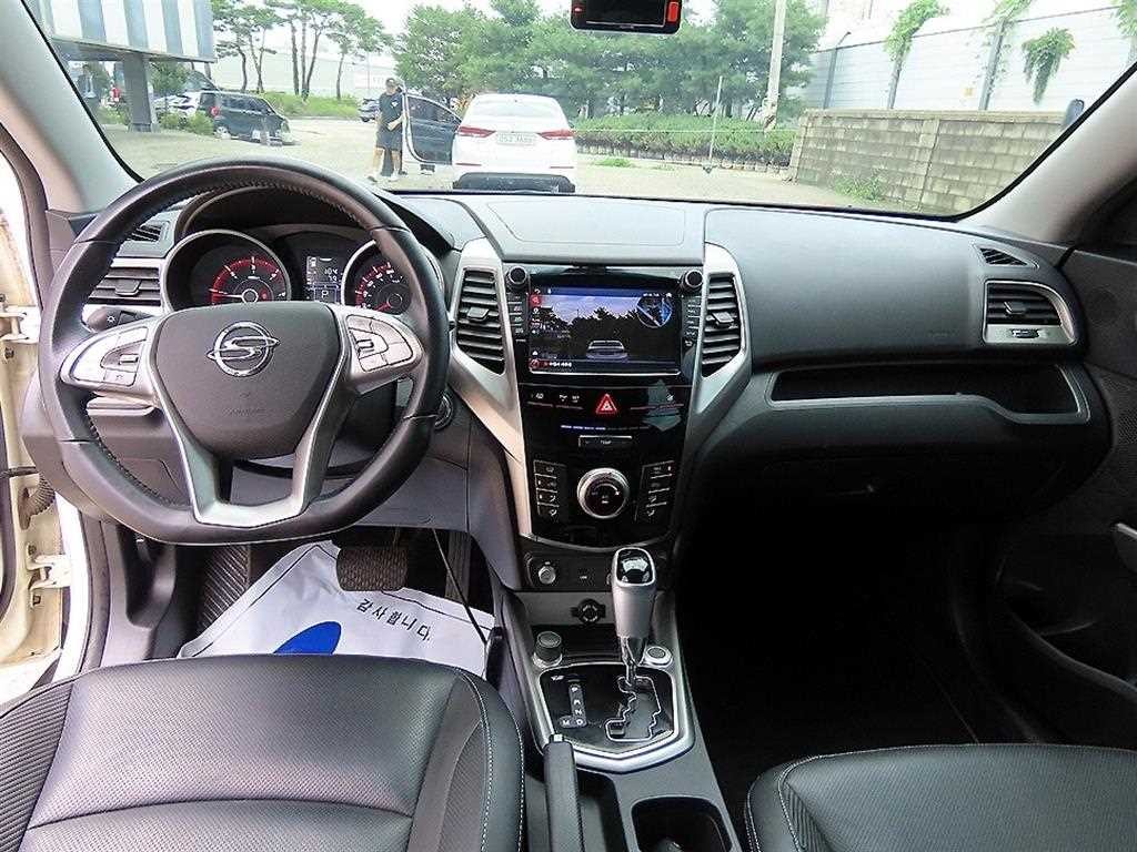 KG모빌리티(쌍용) 티볼리 디젤 4WD 1.6 LX 이미지 7