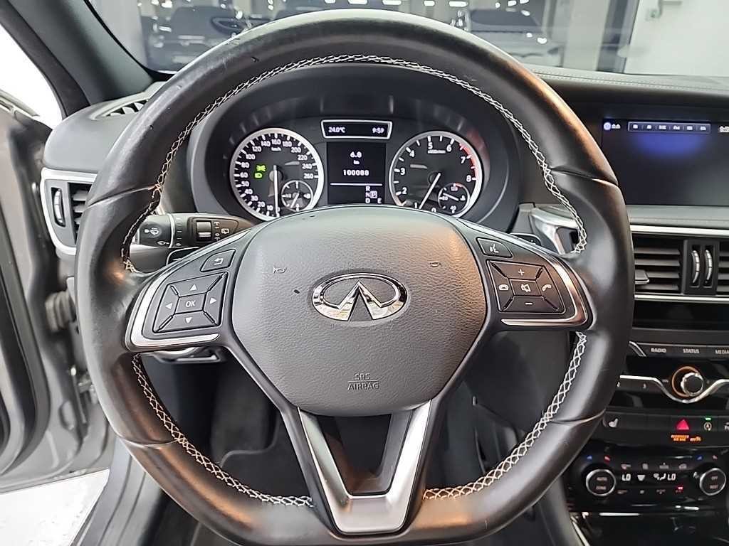 인피니티 Q Q30 2.0 프리미엄 이미지 10