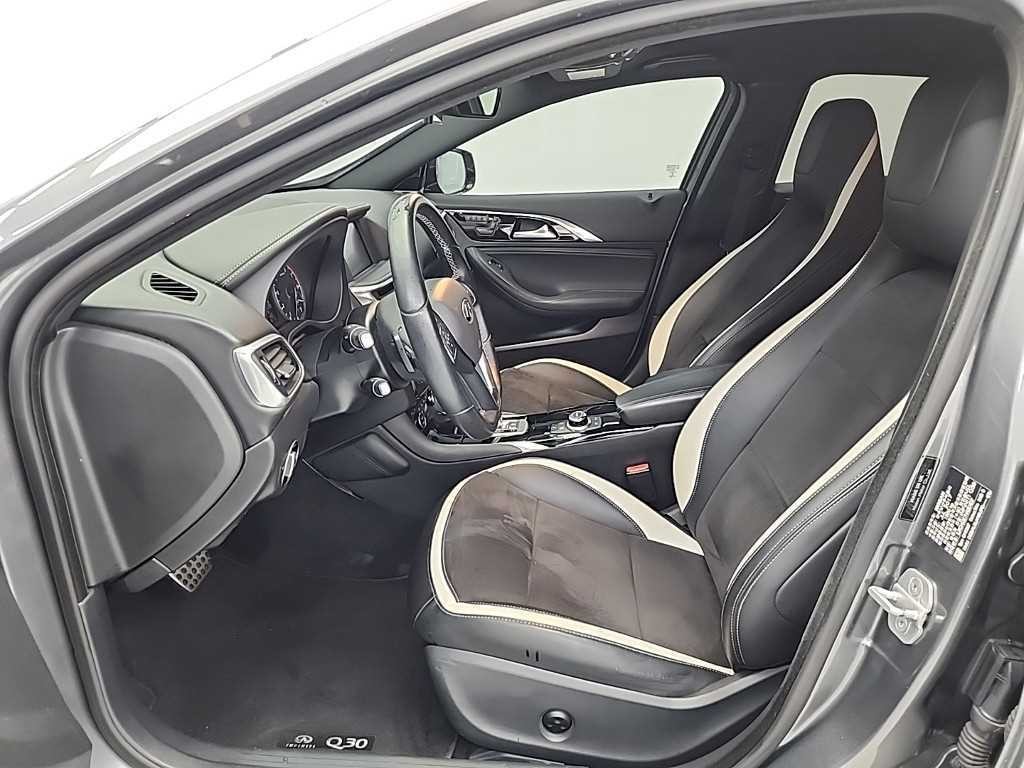 인피니티 Q Q30 2.0 프리미엄 이미지 12
