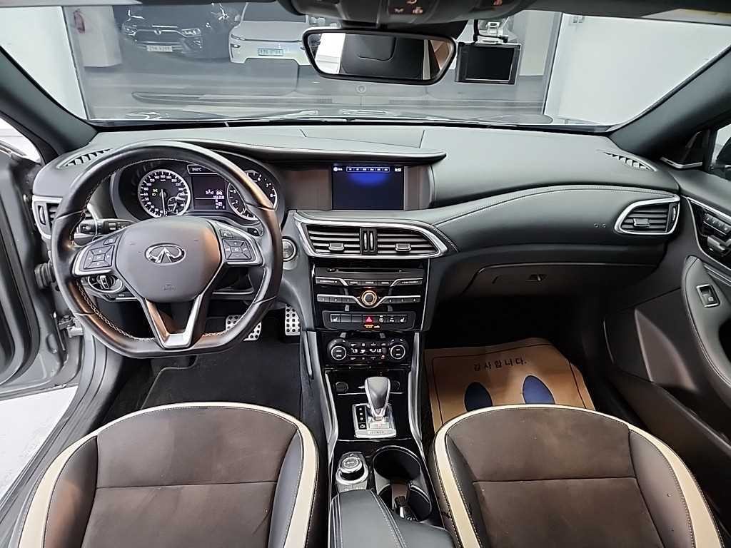 인피니티 Q Q30 2.0 프리미엄 이미지 8