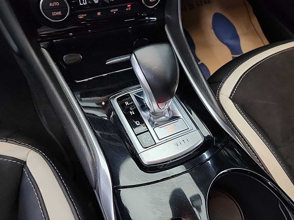 인피니티 Q Q30 2.0 프리미엄 이미지 9