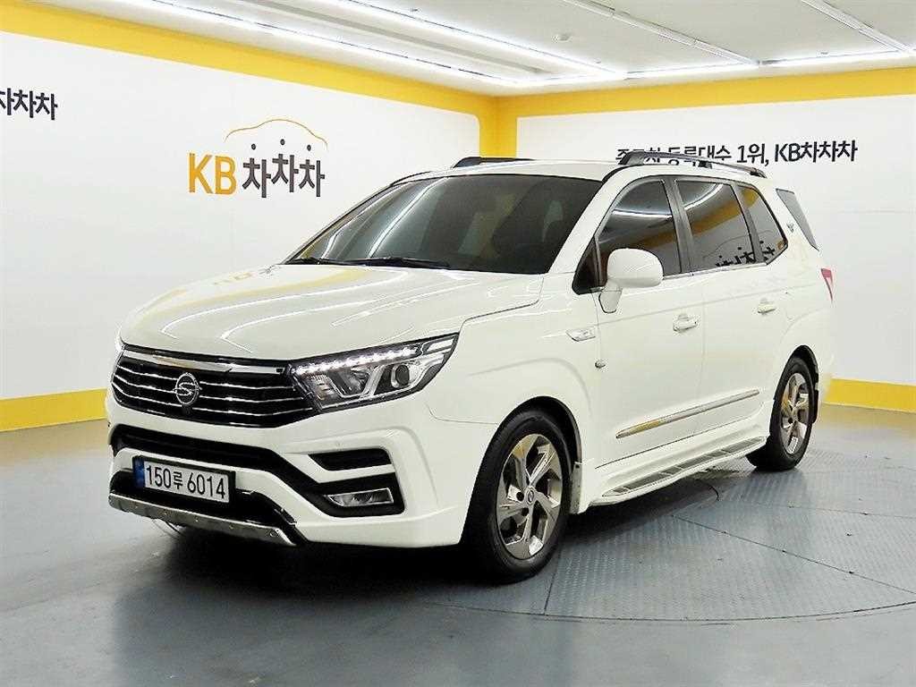 KG모빌리티(쌍용) 코란도 코란도투리스모 4WD 익스트림 9인승 이미지 2