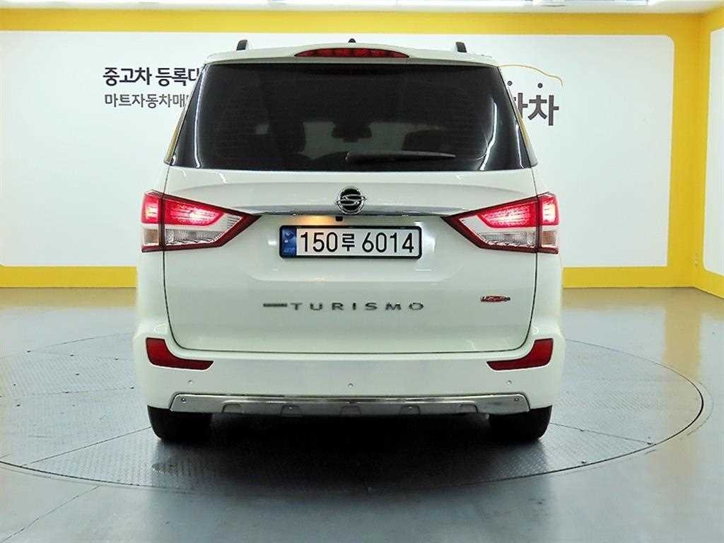 KG모빌리티(쌍용) 코란도 코란도투리스모 4WD 익스트림 9인승 이미지 3
