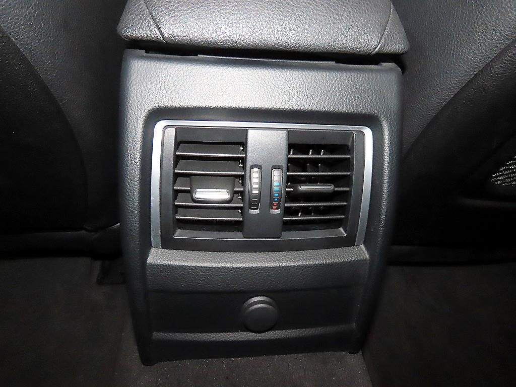 BMW 3시리즈 3시리즈 (F30) 320i M 스포츠 이미지 17