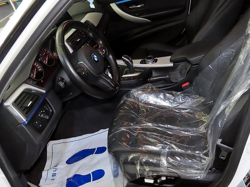 BMW 3시리즈 3시리즈 (F30) 320i M 스포츠 이미지 6