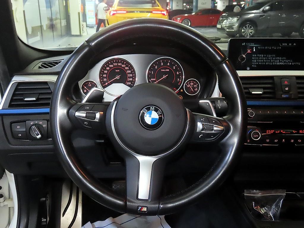 BMW 3시리즈 3시리즈 (F30) 320i M 스포츠 이미지 8