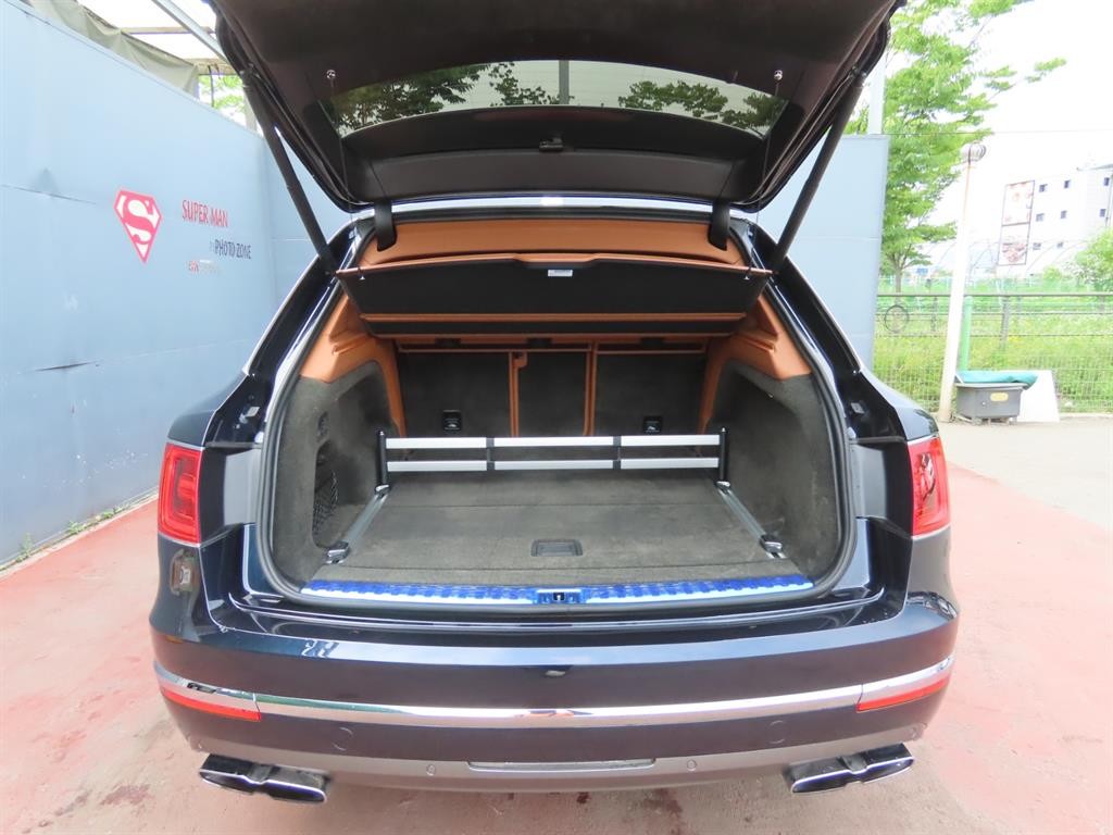 벤틀리 벤테이가 4.0 V8 이미지 5