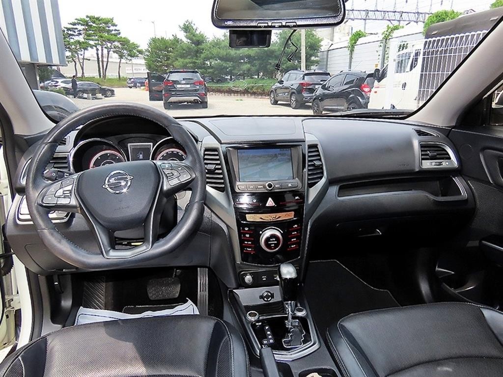 KG모빌리티(쌍용) 티볼리 티볼리 아머 4WD 디젤 LX 이미지 7