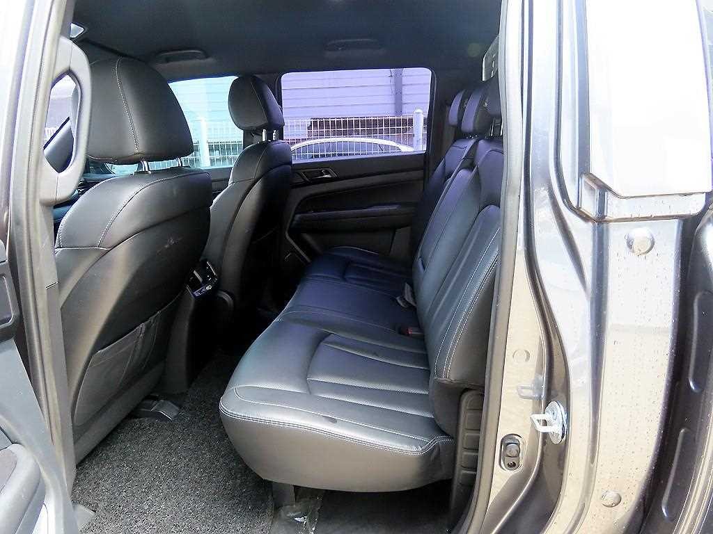 KG모빌리티(쌍용) 렉스턴 렉스턴 스포츠 칸 디젤 2.2 4WD 파워리프 노블레스 이미지 6