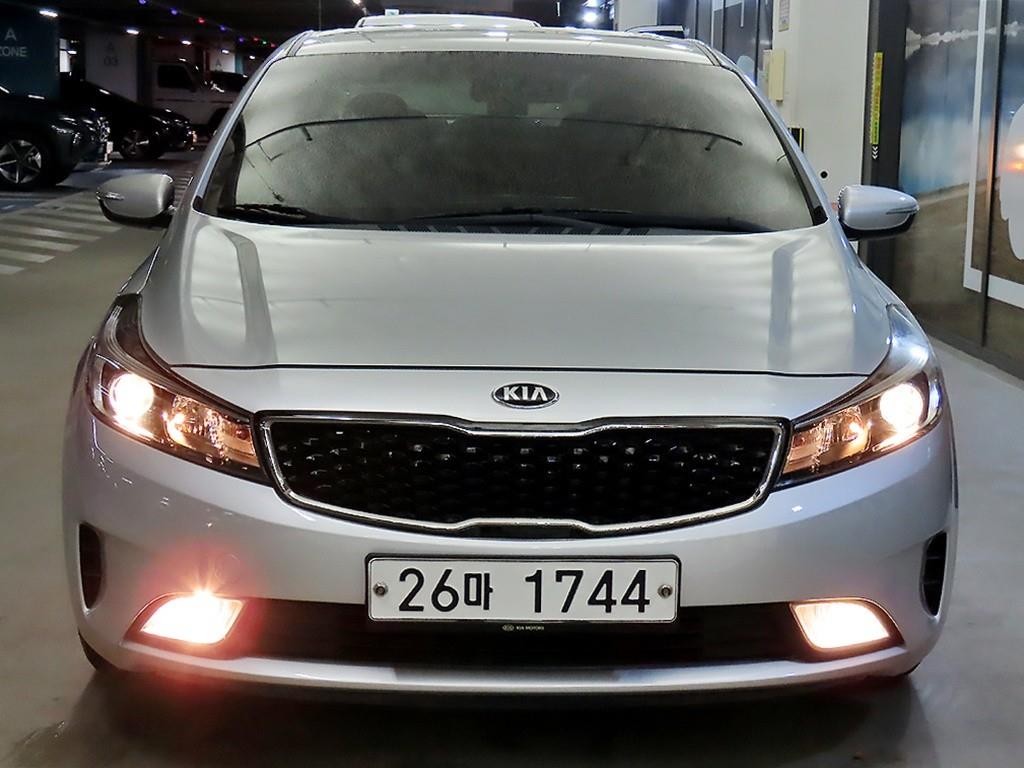 기아 K3 더뉴 K3 1.6 GDI 트렌디 이미지 2