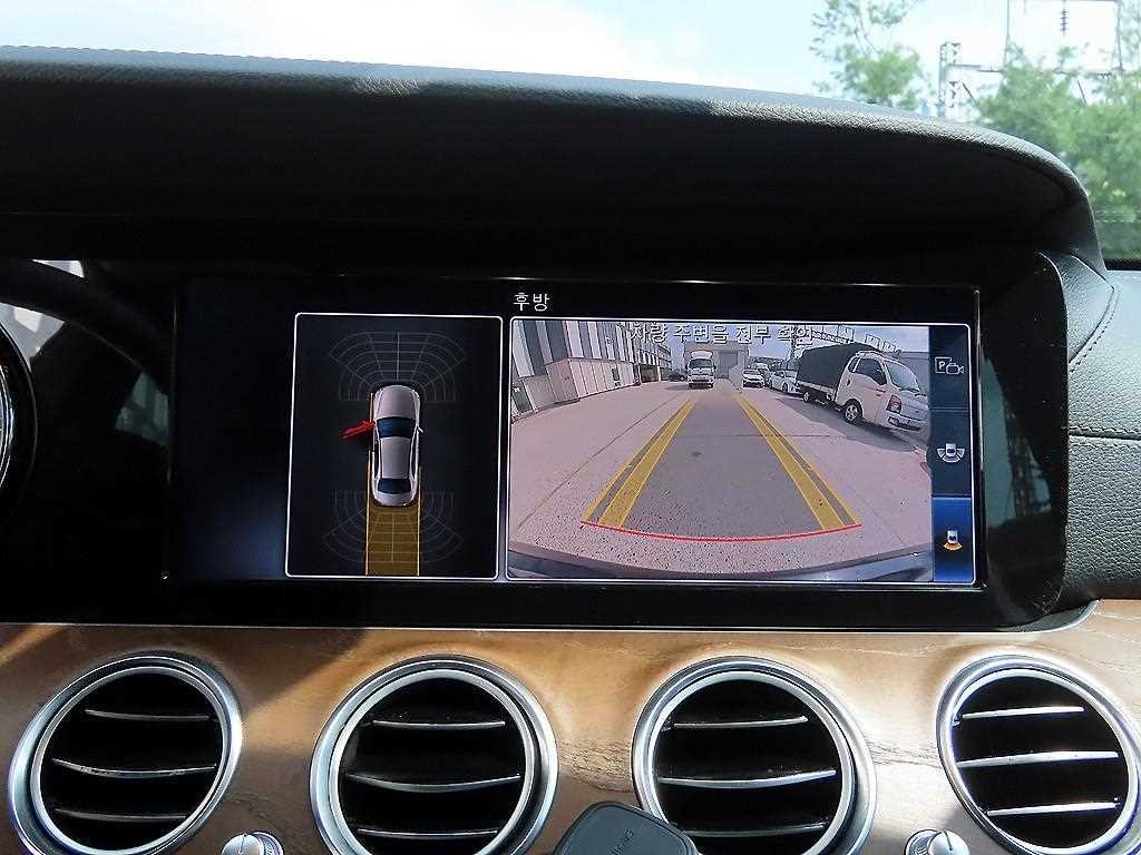 벤츠 E 클래스 E-클래스 W213 E220d 익스클루시브 이미지 15