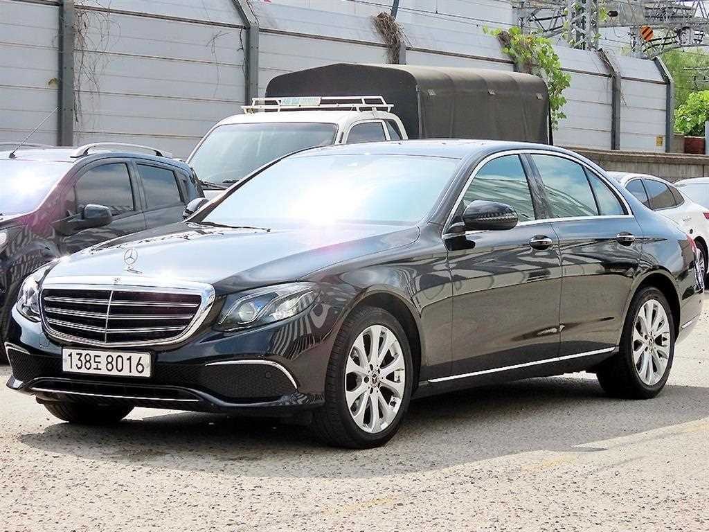 벤츠 E 클래스 E-클래스 W213 E220d 익스클루시브 이미지 2