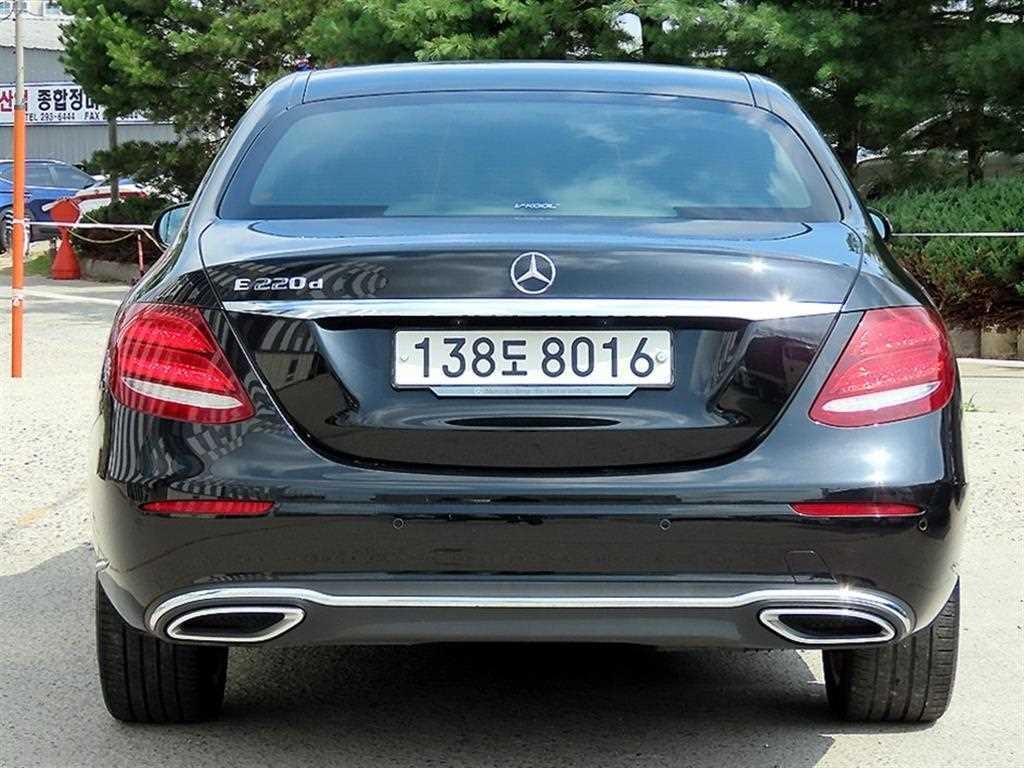 벤츠 E 클래스 E-클래스 W213 E220d 익스클루시브 이미지 4