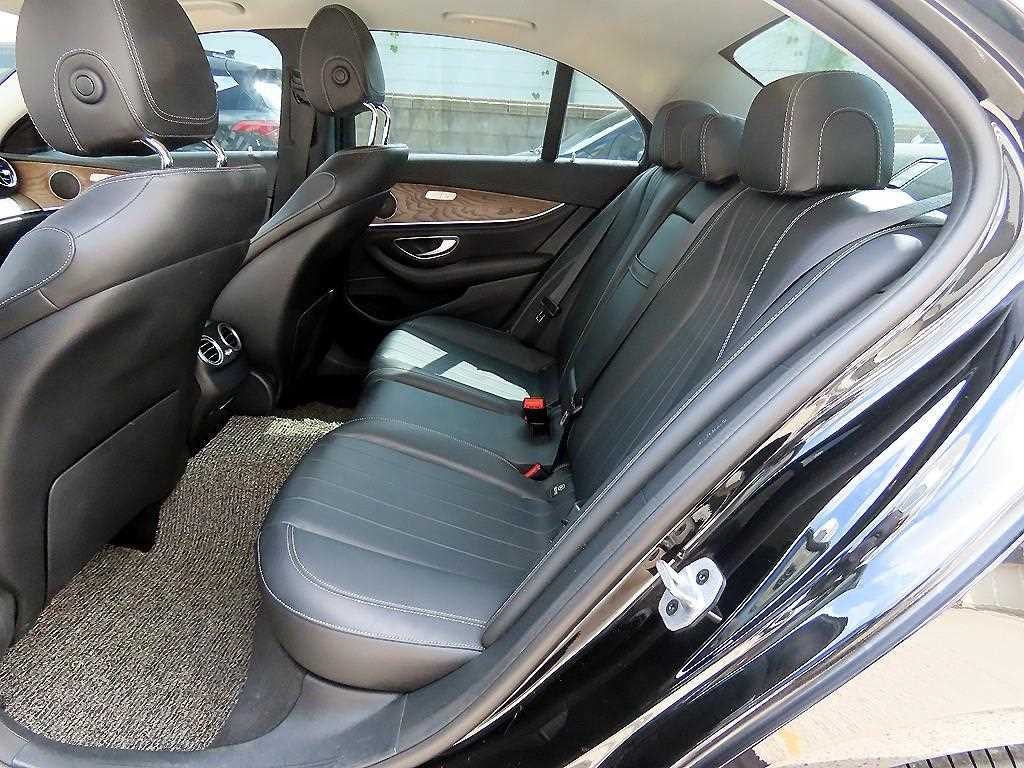 벤츠 E 클래스 E-클래스 W213 E220d 익스클루시브 이미지 6
