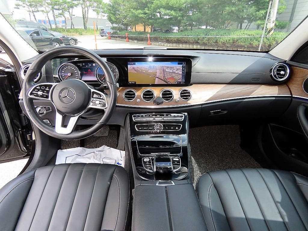벤츠 E 클래스 E-클래스 W213 E220d 익스클루시브 이미지 7