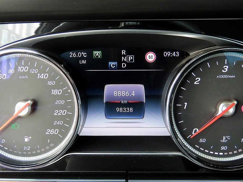 벤츠 E 클래스 E-클래스 W213 E220d 익스클루시브 이미지 9
