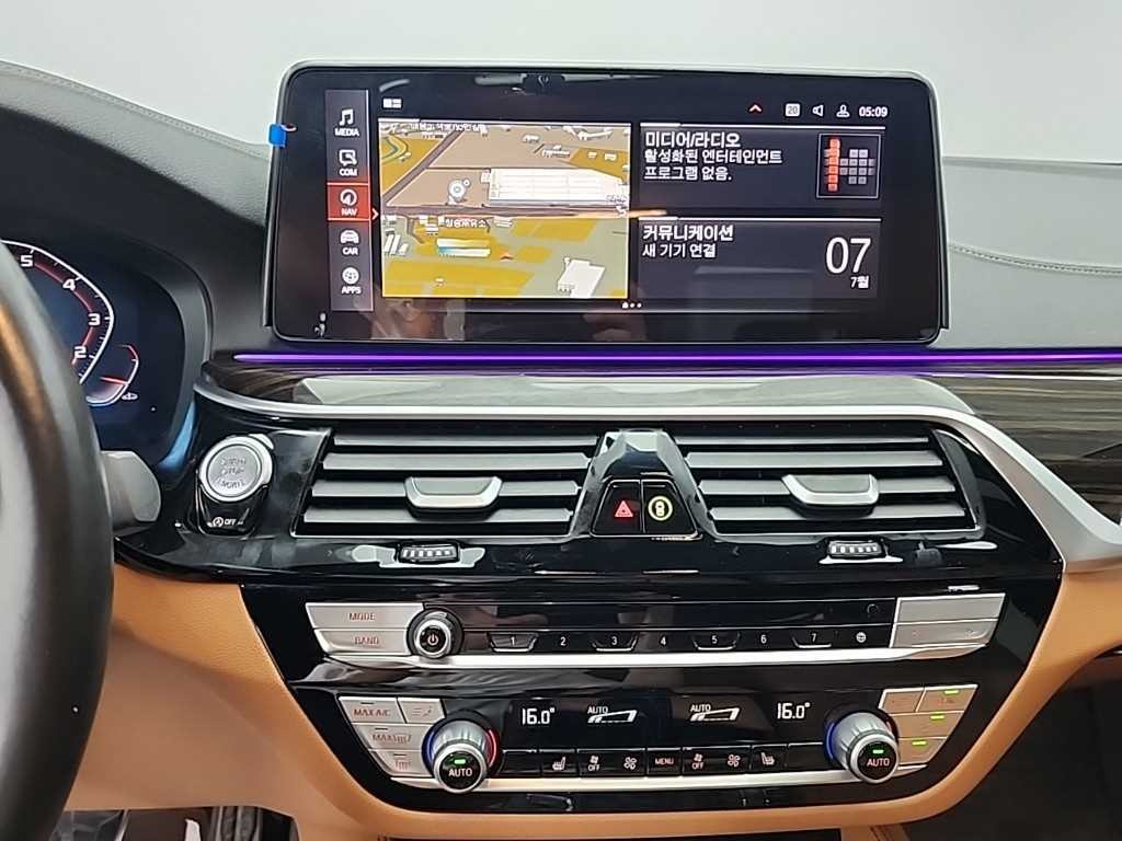 BMW 5시리즈 5시리즈 (G30) 520i M 스포츠 이미지 10