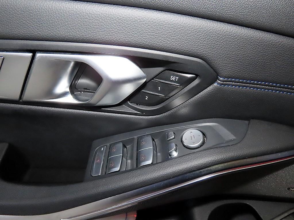 BMW 3시리즈 3시리즈 (G20) 320i M 스포츠 이미지 13