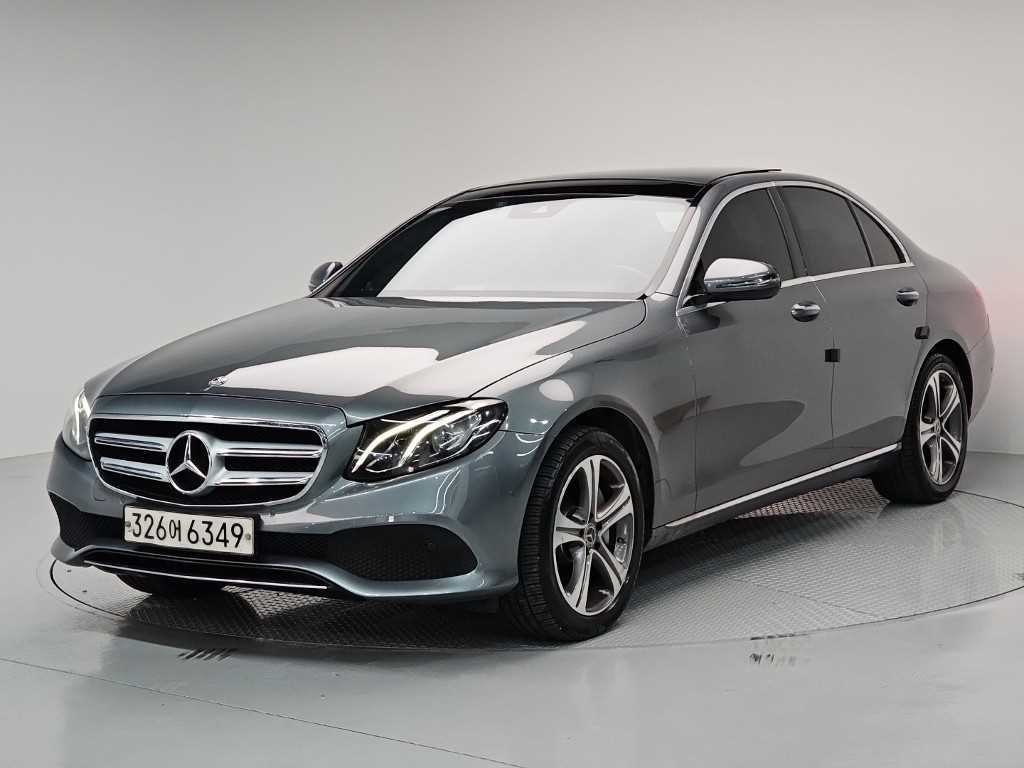 벤츠 E 클래스 E-클래스 W213 E300 아방가르드 이미지 1