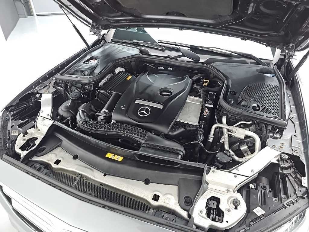 벤츠 E 클래스 E-클래스 W213 E300 아방가르드 이미지 5