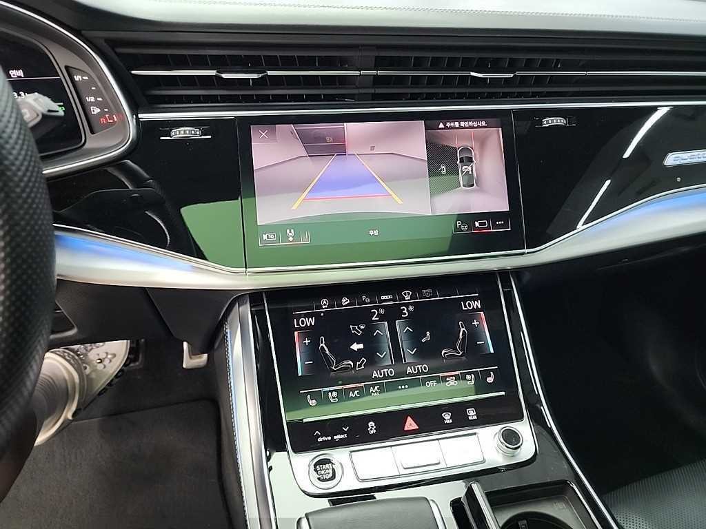 아우디 Q8 55 TFSI 콰트로 프리미엄 이미지 10