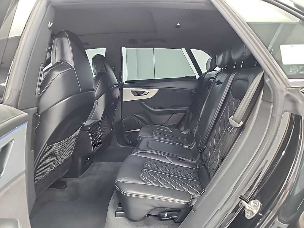 아우디 Q8 55 TFSI 콰트로 프리미엄 이미지 12