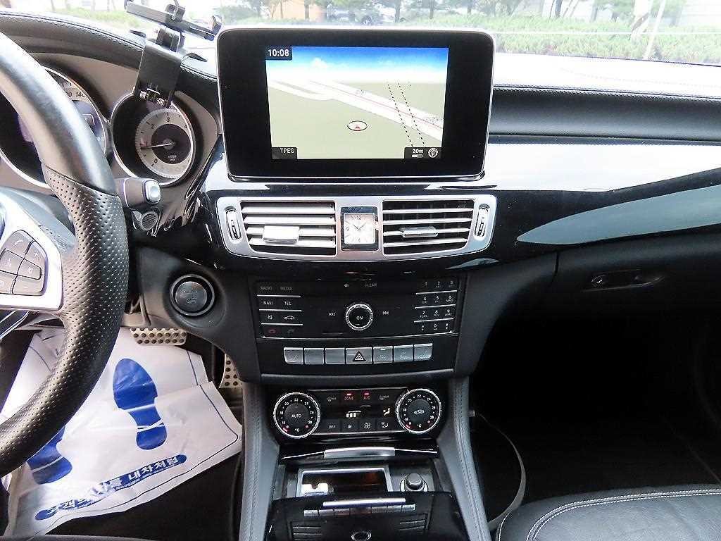 벤츠 CLS 클래스 CLS클래스 W218 CLS 250 d 4MATIC AMG Line 이미지 12