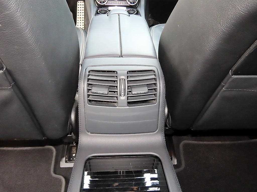 벤츠 CLS 클래스 CLS클래스 W218 CLS 250 d 4MATIC AMG Line 이미지 17