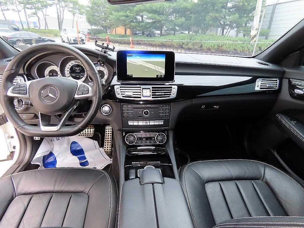 벤츠 CLS 클래스 CLS클래스 W218 CLS 250 d 4MATIC AMG Line 이미지 7