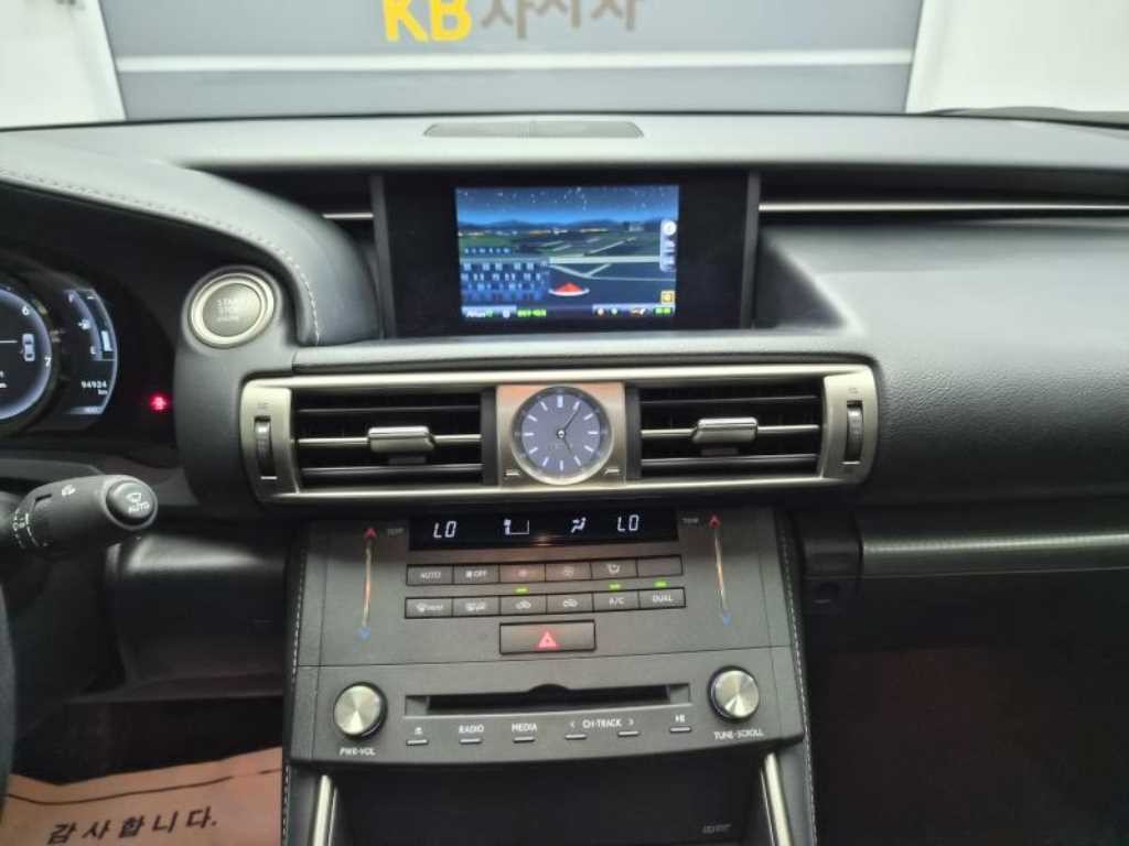 렉서스 IS 뉴IS200t F-SPORT 이미지 13