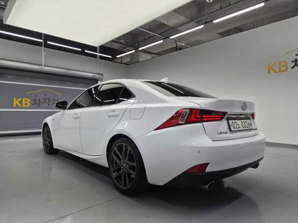 렉서스 IS 뉴IS200t F-SPORT 이미지 2