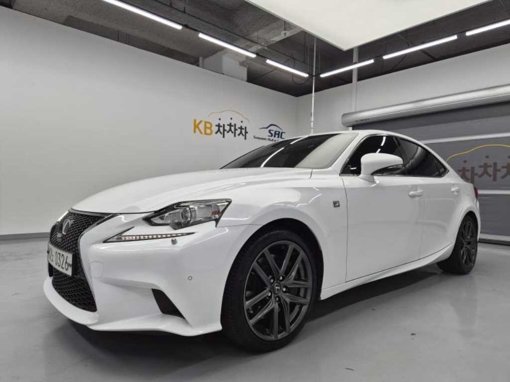 렉서스 IS 뉴IS200t F-SPORT 이미지 3