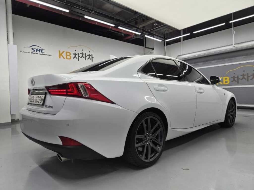 렉서스 IS 뉴IS200t F-SPORT 이미지 4