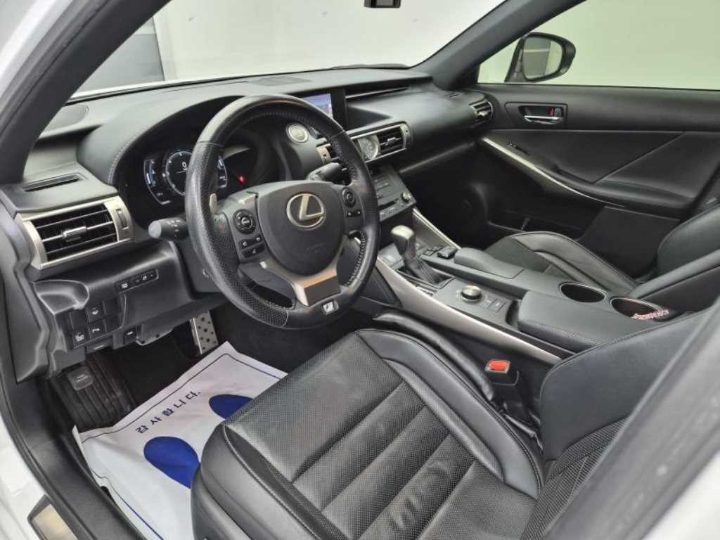 렉서스 IS 뉴IS200t F-SPORT 이미지 9