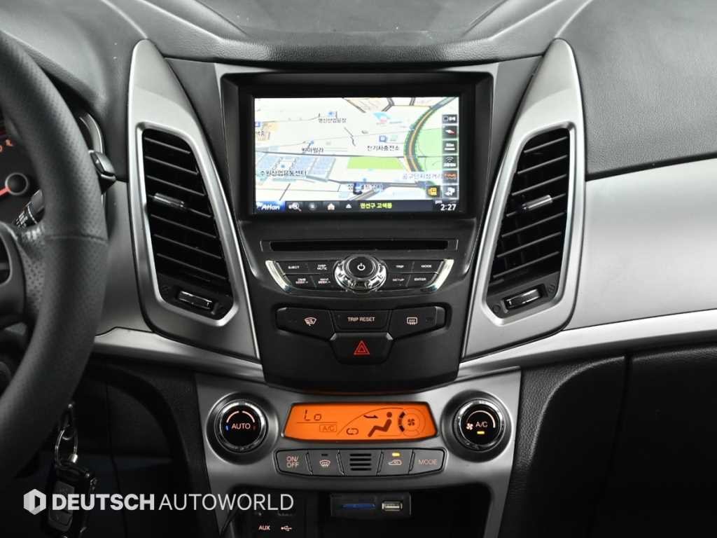 KG모빌리티(쌍용) 코란도 뉴코란도C 2WD 2.0 CVS 최고급형 이미지 14