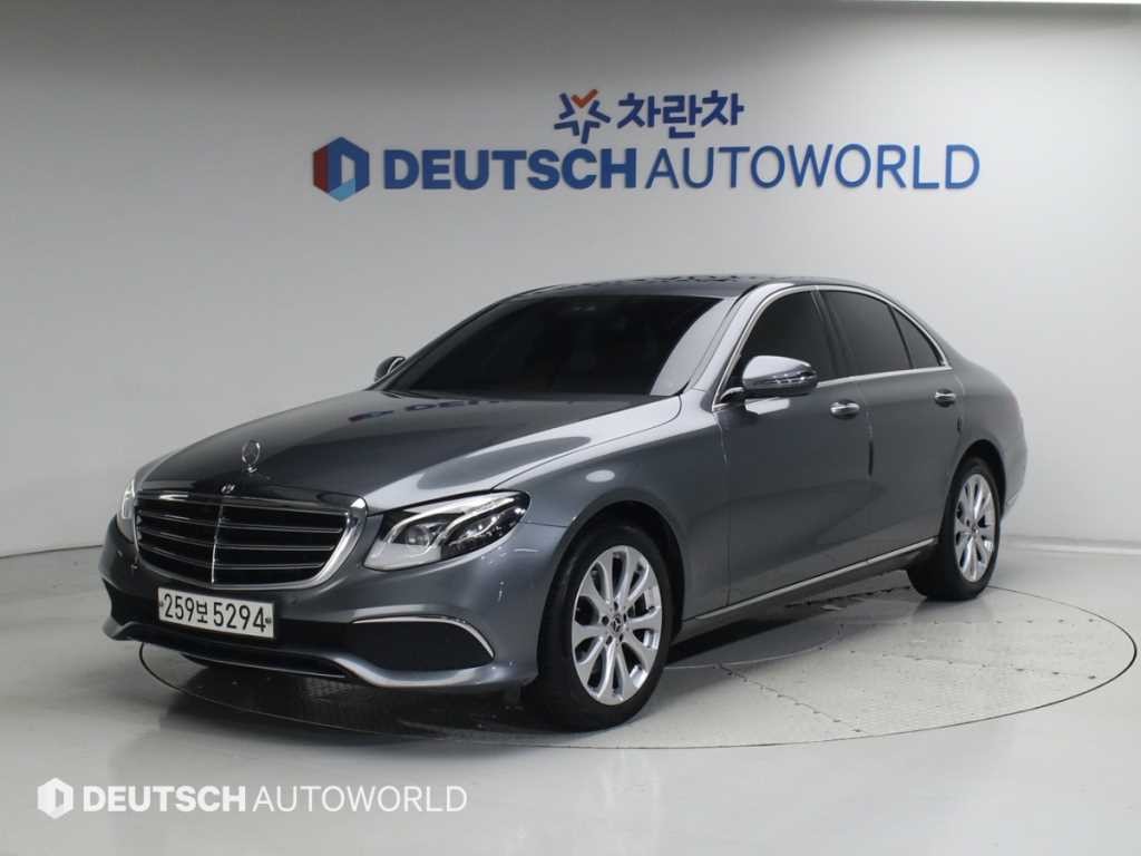 벤츠 E 클래스 E-클래스 W213 E220d 익스클루시브 이미지 1