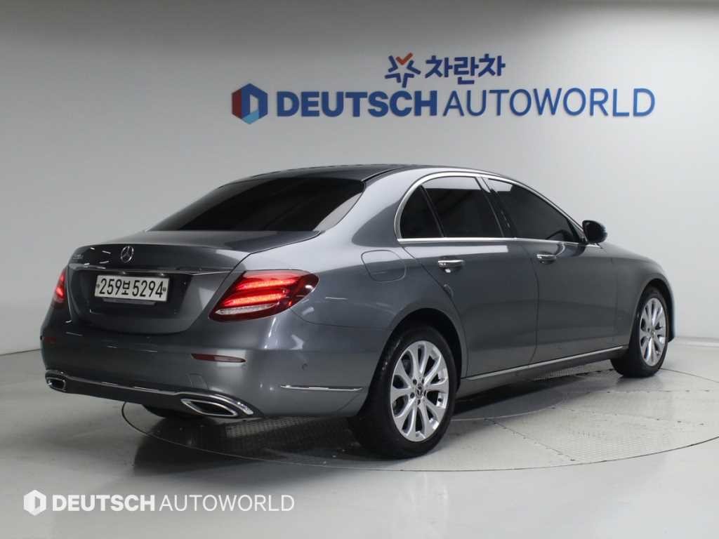 벤츠 E 클래스 E-클래스 W213 E220d 익스클루시브 이미지 2