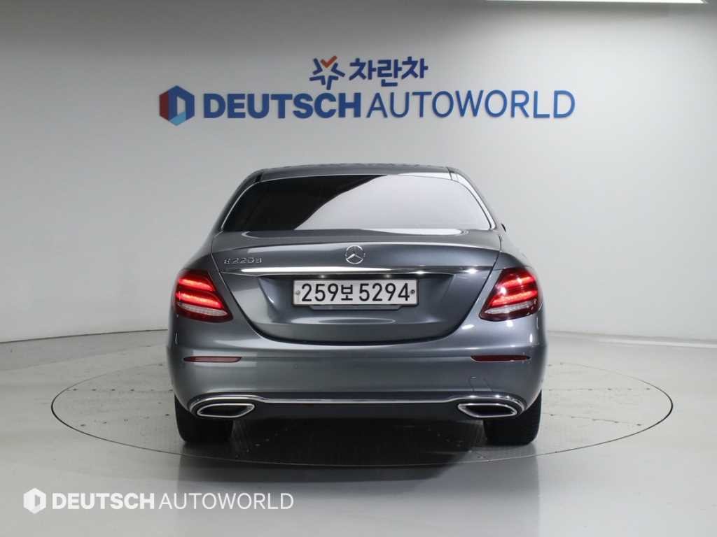 벤츠 E 클래스 E-클래스 W213 E220d 익스클루시브 이미지 4
