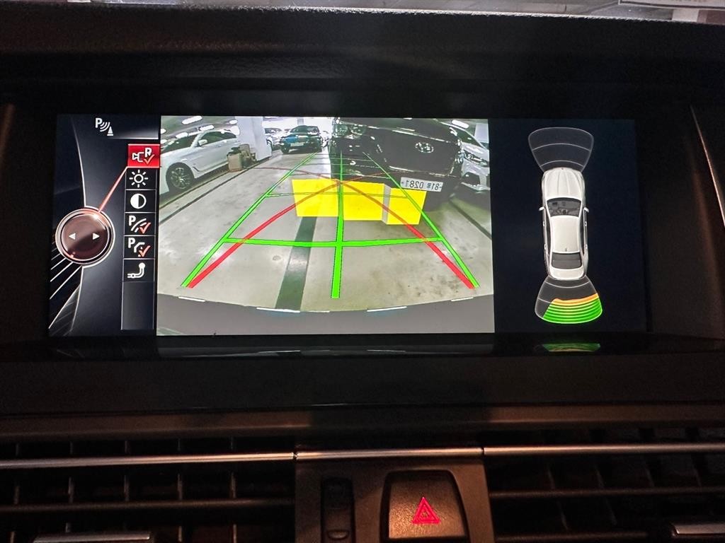 BMW 5시리즈 5시리즈 (F10) 520d xDrive M 에어로다이나믹 이미지 14