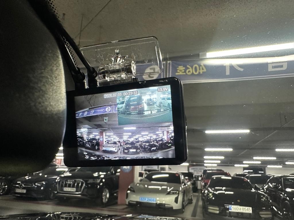 BMW 5시리즈 5시리즈 (F10) 520d xDrive M 에어로다이나믹 이미지 15