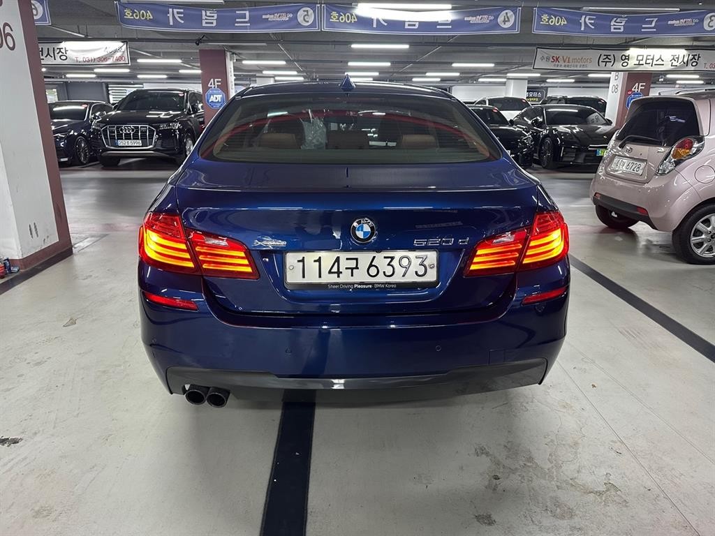 BMW 5시리즈 5시리즈 (F10) 520d xDrive M 에어로다이나믹 이미지 4