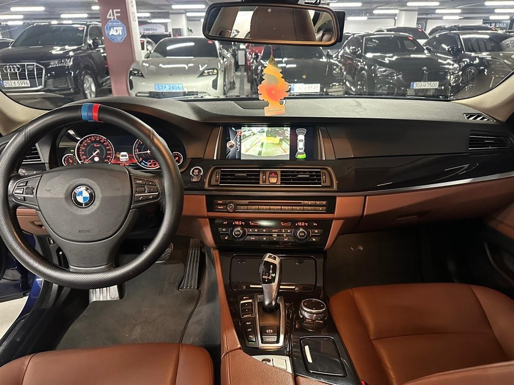 BMW 5시리즈 5시리즈 (F10) 520d xDrive M 에어로다이나믹 이미지 5
