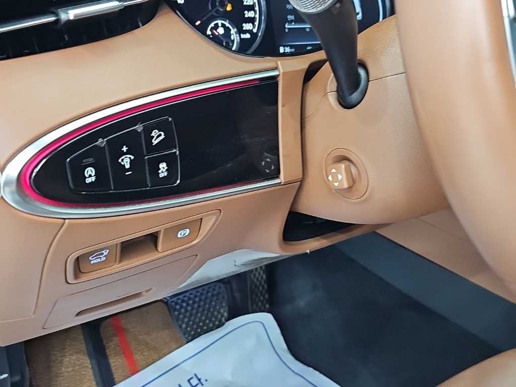 제네시스 GV70 2.2 디젤 2WD 이미지 17