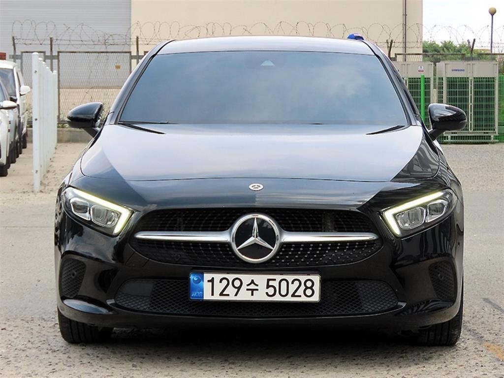 벤츠 A 클래스 A클래스 W177 A220 세단 이미지 1