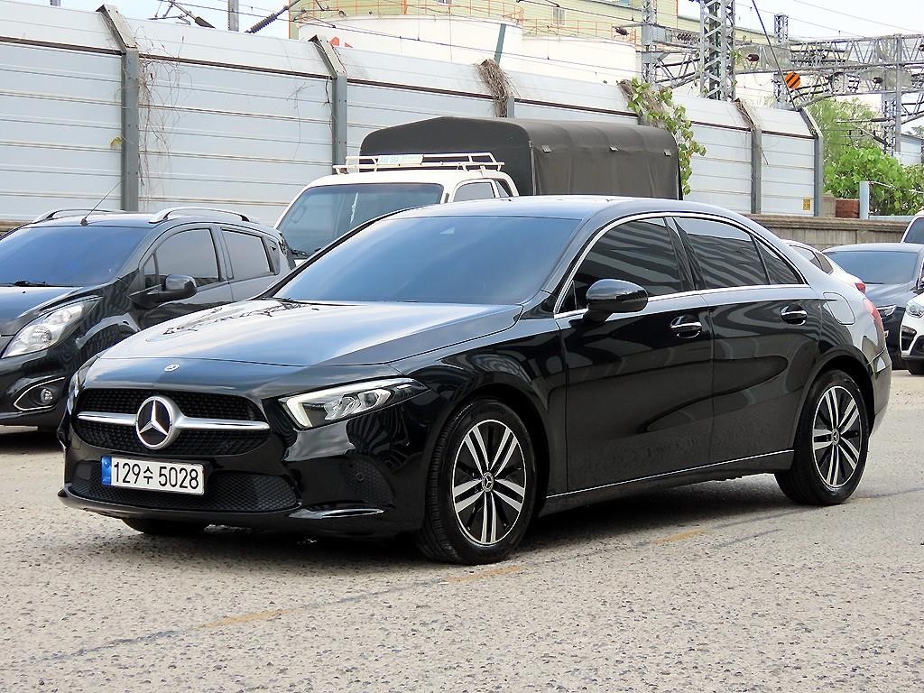 벤츠 A 클래스 A클래스 W177 A220 세단 이미지 2